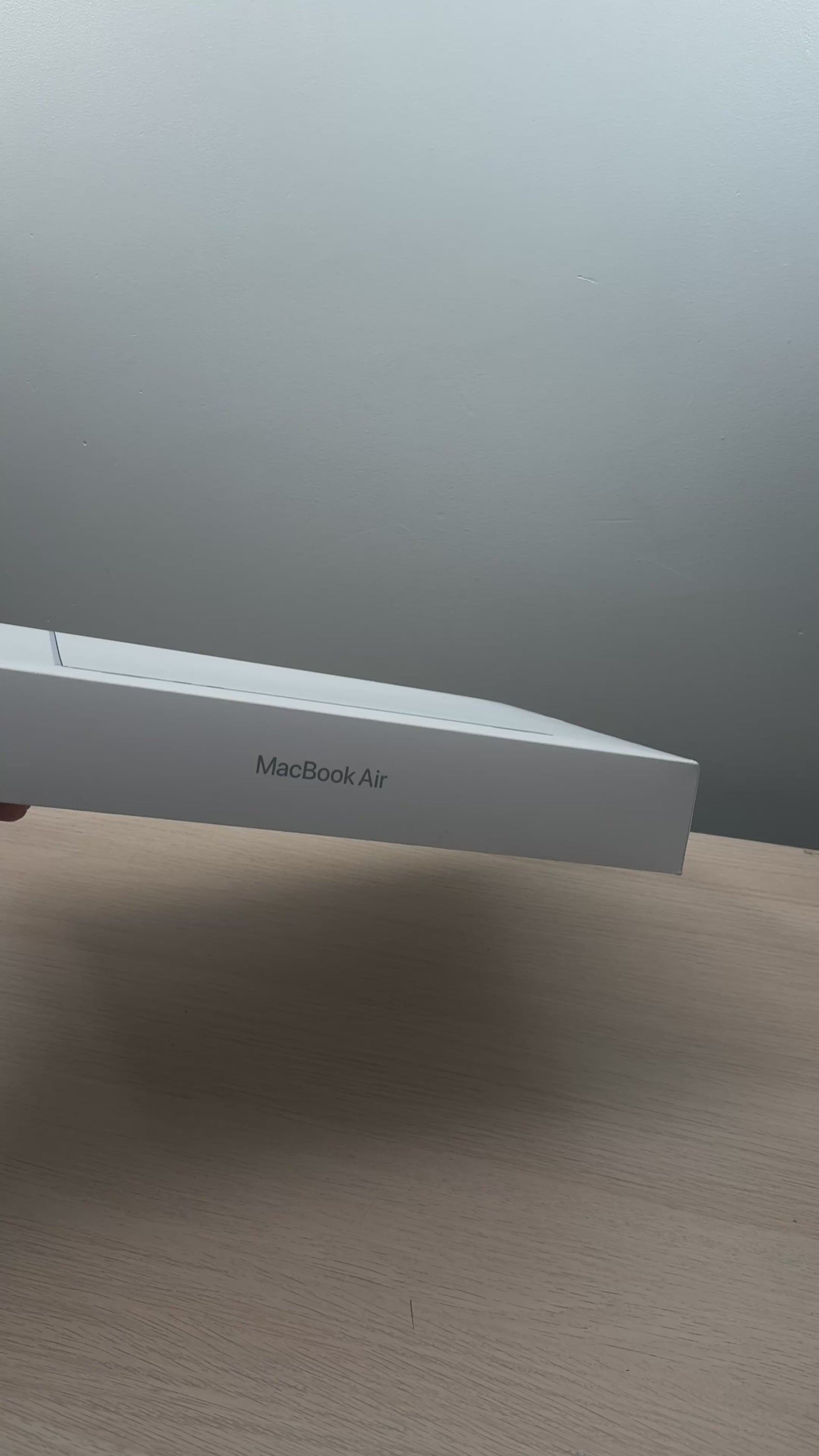 Discover the Apple MacBook Air 15″ M4 (10-core CPU/10-core GPU) in Sky Blue with 24 GB RAM and 512 GB SSD. Large 15.3″ Retina display, ultra-light design and all-day battery — perfect for creative professionals and mobile productivity.